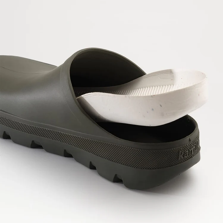 Kamik Sandale Nova Slipper-Clogs olivegrün