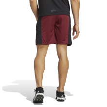 adidas Trainingshose Train Essentials Seasonal Camo Shorts (elastischer Bund mit Kordelzug) kurz weinrot Herren